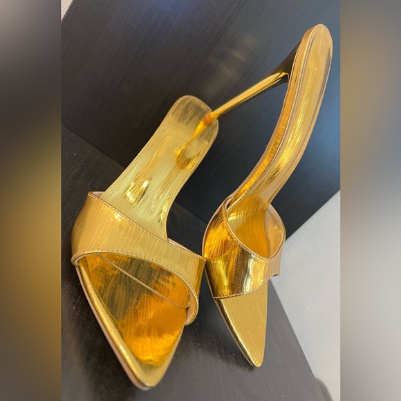 Gold Mules 👌😌😍 please READ the DESCRIPTION TY - Picture 4 of 5